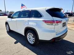 Used 2015  Toyota Highlander FWD 4dr V6 LE &lpar;Natl&rpar; at Auto Finance Center near Matthews&comma; NC