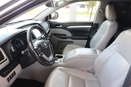 Used 2019  Toyota Highlander V6 FWD &lpar;Natl&rpar; at Auto Finance Center near Matthews&comma; NC