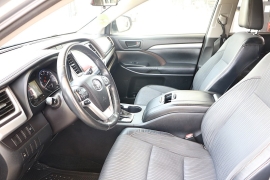 Used 2015  Toyota Highlander FWD 4dr V6 LE &lpar;Natl&rpar; at Auto Finance Center near Matthews&comma; NC