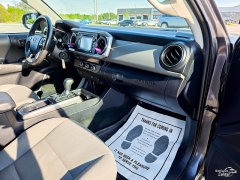 Used 2017  Toyota Tacoma Double Cab 6' Bed V6 4x2 AT &lpar;Natl&rpar; at Auto Finance Center near Matthews&comma; NC
