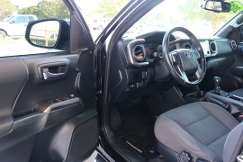 Used 2018  Toyota Tacoma Double Cab 5' Bed V6 4x4 &lpar;Natl&rpar; at Auto Finance Center near Matthews&comma; NC