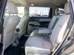 Used 2015  Toyota Highlander FWD 4dr V6 LE (Natl) at Auto Finance Center near Matthews, NC