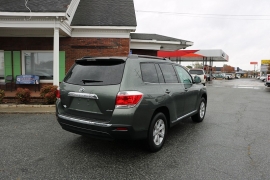 Used 2013  Toyota Highlander 4WD 4dr V6 (Natl) at Auto Finance Center near Matthews, NC