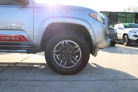 Used 2018  Toyota Tacoma Double Cab 5' Bed V6 4x2 AT &lpar;Natl&rpar; at Auto Finance Center near Matthews&comma; NC