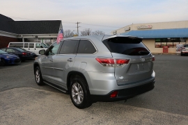 Used 2015  Toyota Highlander FWD 4dr V6 LE &lpar;Natl&rpar; at Auto Finance Center near Matthews&comma; NC