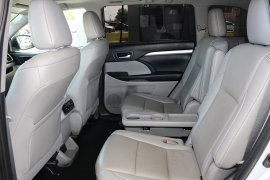 Used 2019  Toyota Highlander V6 FWD &lpar;Natl&rpar; at Auto Finance Center near Matthews&comma; NC