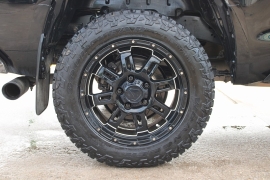 Used 2017  Toyota Tundra 4WD CrewMax 5&period;5' Bed 5&period;7L FFV &lpar;Natl&rpar; at Auto Finance Center near Matthews&comma; NC