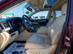 Used 2015  Toyota Highlander 4d SUV AWD XLE at Auto Finance Center near Matthews&comma; NC