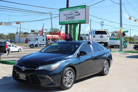 2016 Toyota Camry Special Edition's photo
