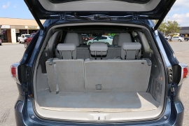 Used 2015  Toyota Highlander 4d SUV FWD XLE at Auto Finance Center near Matthews&comma; NC