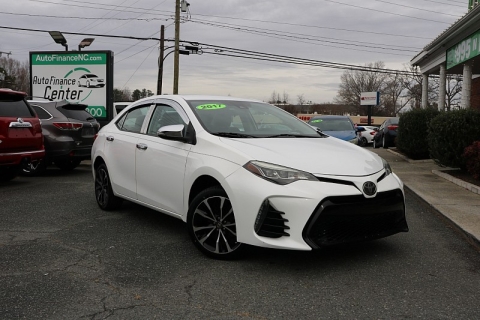 2017 Toyota Corolla SE's photo