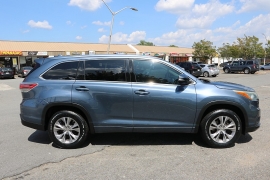 Used 2015  Toyota Highlander 4d SUV FWD XLE at Auto Finance Center near Matthews&comma; NC