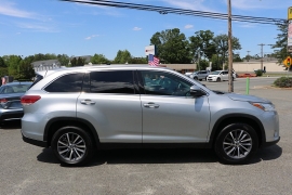 Used 2019  Toyota Highlander V6 FWD &lpar;Natl&rpar; at Auto Finance Center near Matthews&comma; NC