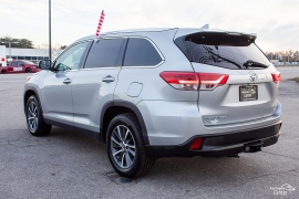 Used 2019  Toyota Highlander V6 FWD &lpar;Natl&rpar; at Auto Finance Center near Matthews&comma; NC