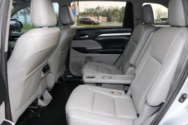 Used 2018  Toyota Highlander V6 FWD &lpar;Natl&rpar; at Auto Finance Center near Matthews&comma; NC