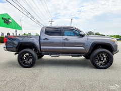 Used 2017  Toyota Tacoma Double Cab 5' Bed V6 4x4 &lpar;Natl&rpar; at Auto Finance Center near Matthews&comma; NC
