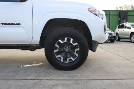 Used 2020  Toyota Tacoma 2WD Double Cab 5' Bed I4 AT &lpar;Natl&rpar; at Auto Finance Center near Matthews&comma; NC