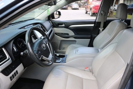 Used 2015  Toyota Highlander 4d SUV FWD XLE at Auto Finance Center near Matthews&comma; NC