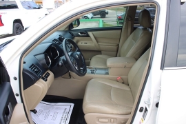 Used 2013  Toyota Highlander 4d SUV FWD at Auto Finance Center near Matthews&comma; NC