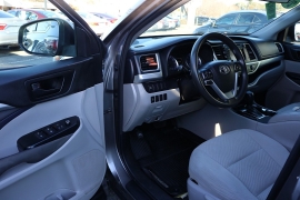 Used 2018  Toyota Highlander 4d SUV FWD LE at Auto Finance Center near Matthews&comma; NC