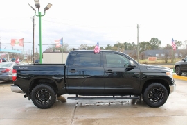 Used 2017  Toyota Tundra 4WD CrewMax 5&period;5' Bed 5&period;7L FFV &lpar;Natl&rpar; at Auto Finance Center near Matthews&comma; NC