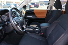 Used 2017  Toyota Tacoma Double Cab 5' Bed V6 4x2 AT &lpar;Natl&rpar; at Auto Finance Center near Matthews&comma; NC