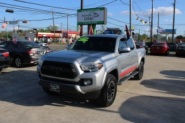 Used 2018  Toyota Tacoma Double Cab 5' Bed V6 4x2 AT &lpar;Natl&rpar; at Auto Finance Center near Matthews&comma; NC