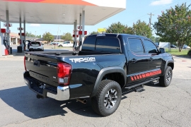 Used 2018  Toyota Tacoma Double Cab 5' Bed V6 4x4 &lpar;Natl&rpar; at Auto Finance Center near Matthews&comma; NC