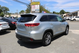 Used 2019  Toyota Highlander V6 FWD &lpar;Natl&rpar; at Auto Finance Center near Matthews&comma; NC