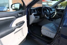 Used 2014 Toyota Highlander AWD 4dr V6 XLE (Natl) at Auto Finance Center near Matthews, NC