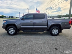 Used 2020  Toyota Tacoma 2WD Double Cab 5' Bed I4 AT &lpar;Natl&rpar; at Auto Finance Center near Matthews&comma; NC