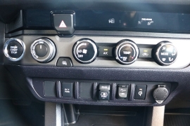 Used 2018  Toyota Tacoma Double Cab 5' Bed V6 4x4 &lpar;Natl&rpar; at Auto Finance Center near Matthews&comma; NC