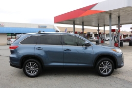 Used 2019  Toyota Highlander V6 FWD &lpar;Natl&rpar; at Auto Finance Center near Matthews&comma; NC