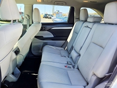 Used 2015  Toyota Highlander FWD 4dr V6 LE &lpar;Natl&rpar; at Auto Finance Center near Matthews&comma; NC