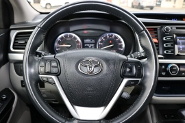 Used 2015  Toyota Highlander FWD 4dr V6 LE &lpar;Natl&rpar; at Auto Finance Center near Matthews&comma; NC