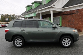 Used 2013  Toyota Highlander 4WD 4dr V6 (Natl) at Auto Finance Center near Matthews, NC