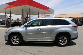 Used 2015  Toyota Highlander FWD 4dr V6 LE &lpar;Natl&rpar; at Auto Finance Center near Matthews&comma; NC