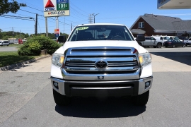 Used 2017  Toyota Tundra 4WD CrewMax 5&period;5' Bed 5&period;7L FFV &lpar;Natl&rpar; at Auto Finance Center near Matthews&comma; NC