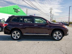 Used 2011  Toyota Highlander 4d SUV AWD Limited at Auto Finance Center near Matthews, NC