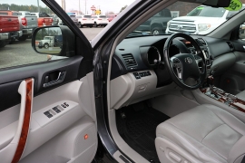 Used 2013  Toyota Highlander 4d SUV AWD Limited at Auto Finance Center near Matthews&comma; NC