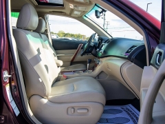 Used 2011  Toyota Highlander 4d SUV AWD Limited at Auto Finance Center near Matthews, NC