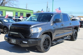 Used 2017  Toyota Tundra 4WD CrewMax 5&period;5' Bed 5&period;7L FFV &lpar;Natl&rpar; at Auto Finance Center near Matthews&comma; NC