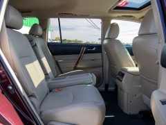 Used 2011  Toyota Highlander 4d SUV AWD Limited at Auto Finance Center near Matthews, NC