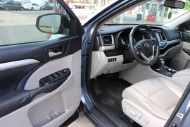 Used 2015  Toyota Highlander 4d SUV FWD XLE at Auto Finance Center near Matthews&comma; NC
