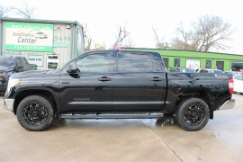 Used 2017  Toyota Tundra 4WD CrewMax 5&period;5' Bed 5&period;7L FFV &lpar;Natl&rpar; at Auto Finance Center near Matthews&comma; NC