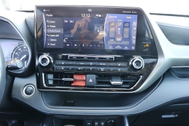 Used 2021  Toyota Highlander AWD &lpar;Natl&rpar; at Auto Finance Center near Matthews&comma; NC