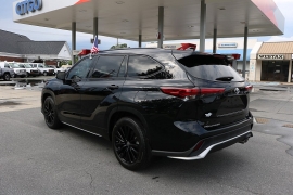 Used 2023  Toyota Highlander FWD &lpar;Natl&rpar; at Auto Finance Center near Matthews&comma; NC