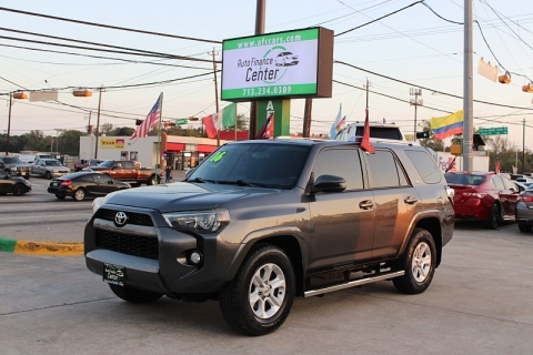 2016 Toyota 4Runner SR5's photo