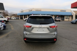 Used 2015  Toyota Highlander FWD 4dr V6 LE &lpar;Natl&rpar; at Auto Finance Center near Matthews&comma; NC