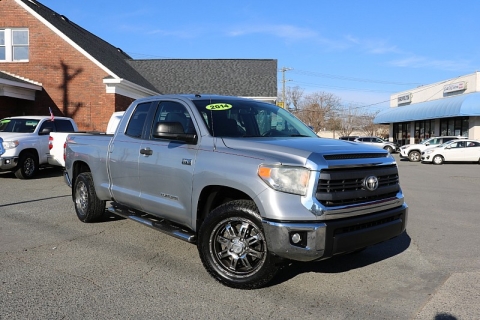 2014 Toyota Tundra SR5's photo